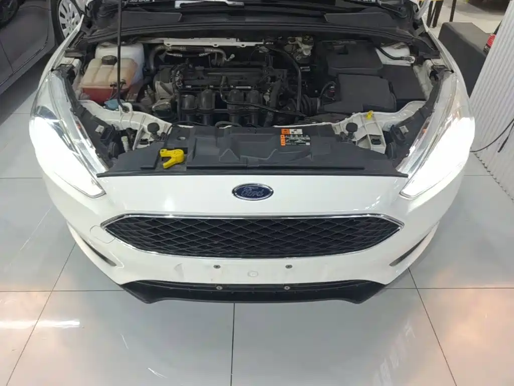 Ford Focus 2019 — фото 20