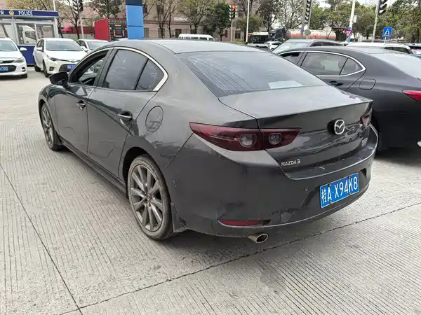 Mazda 3 Axela 2022