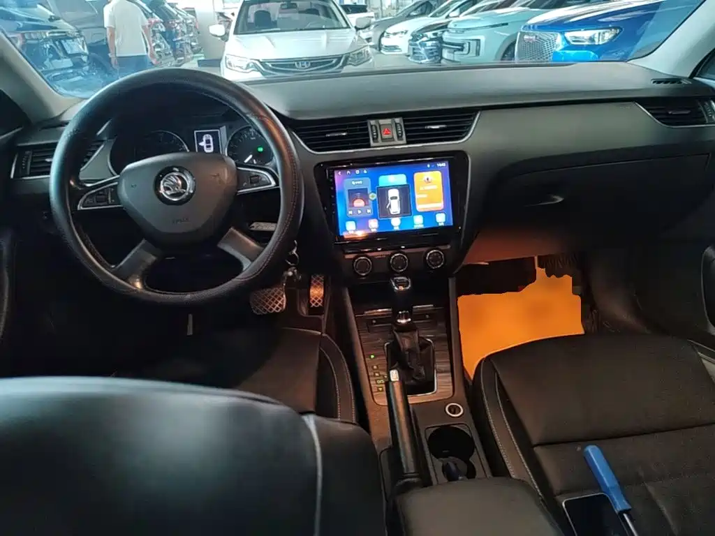 Skoda Octavia 2016 — фото 10