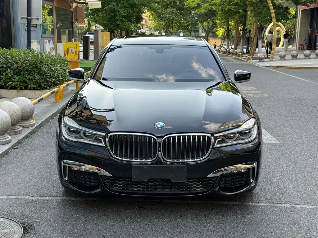 BMW 7 Series 2018 — фото 2