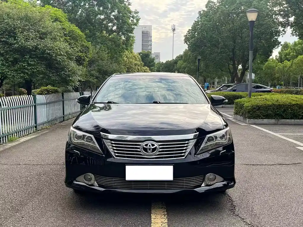 Toyota Camry 2012 — фото 2