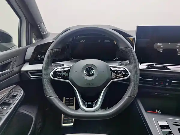 Volkswagen Golf 2024