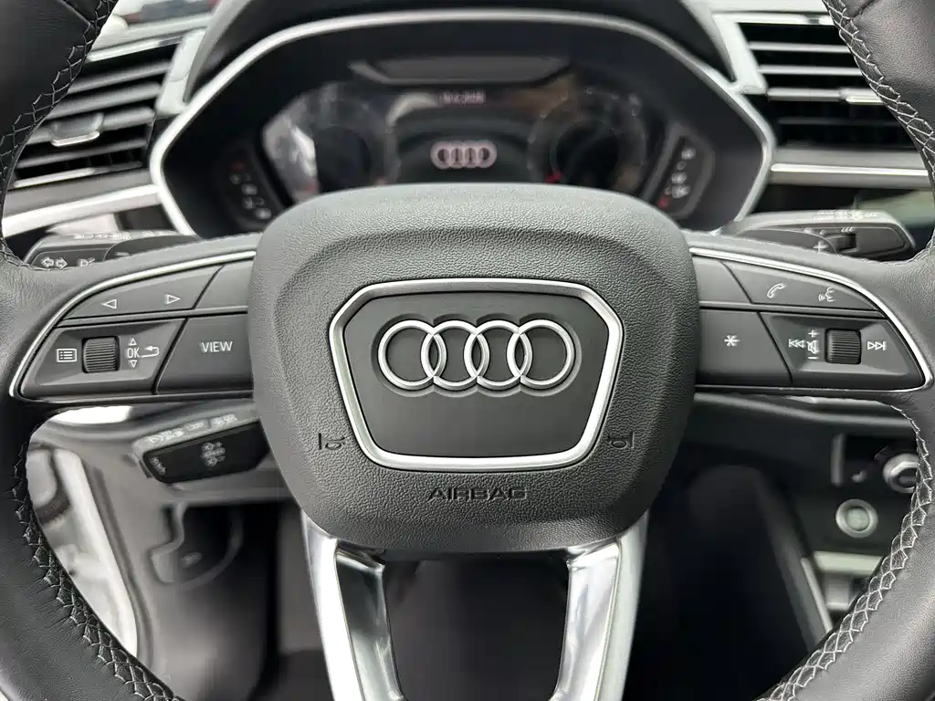 Audi Q3 2022 — фото 13