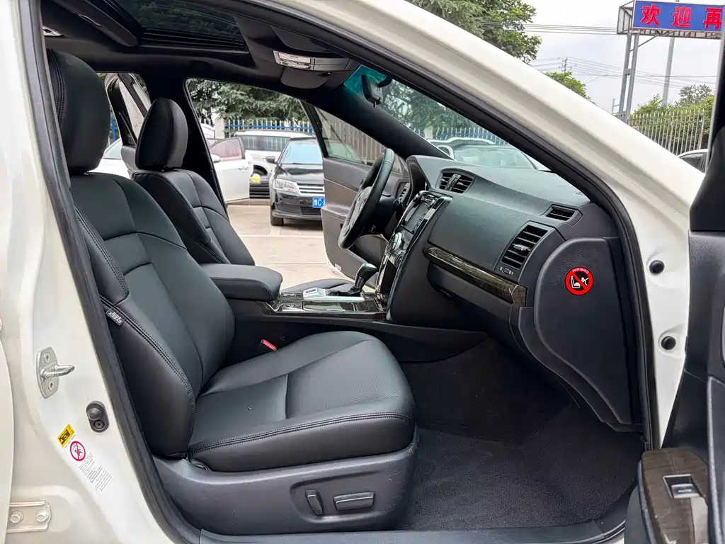 Toyota Reiz 2014