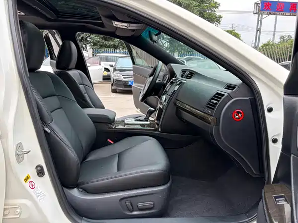 Toyota Reiz 2014
