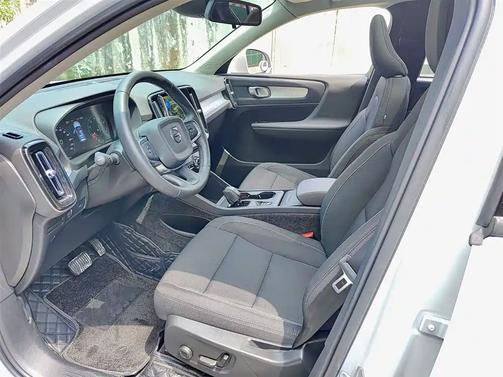 Volvo XC40 2022