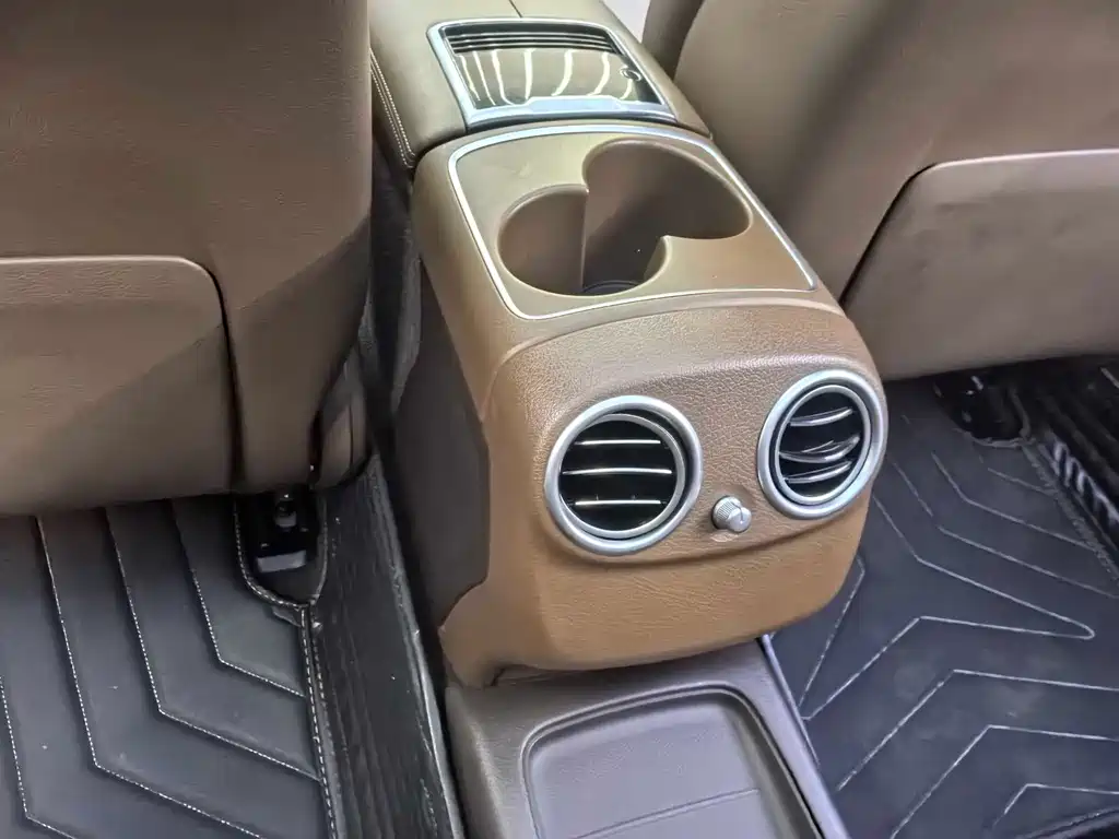 Mercedes-Benz E-Class 2019 — фото 10