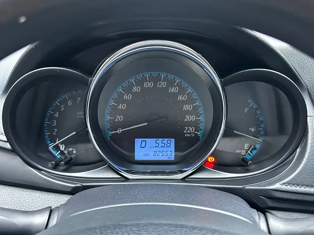 Toyota Yaris L 2019 — фото 10