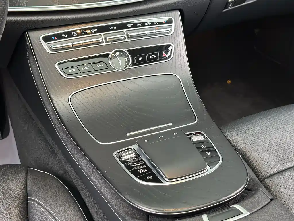 Mercedes-Benz E-Class 2019 — фото 13