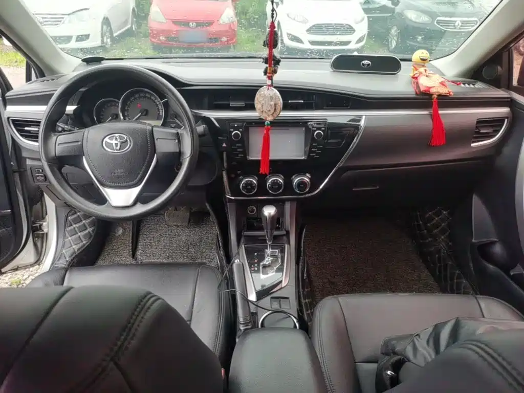 Toyota Corolla 2015 — фото 10
