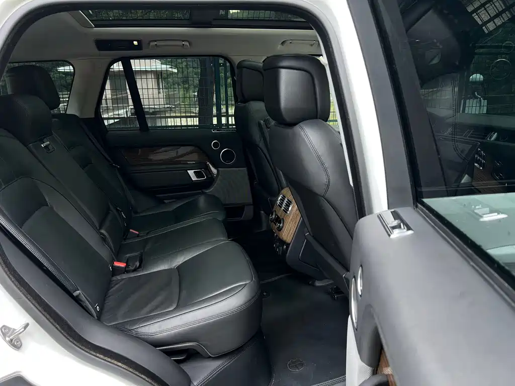 Land Rover Range Rover 2018 — фото 14