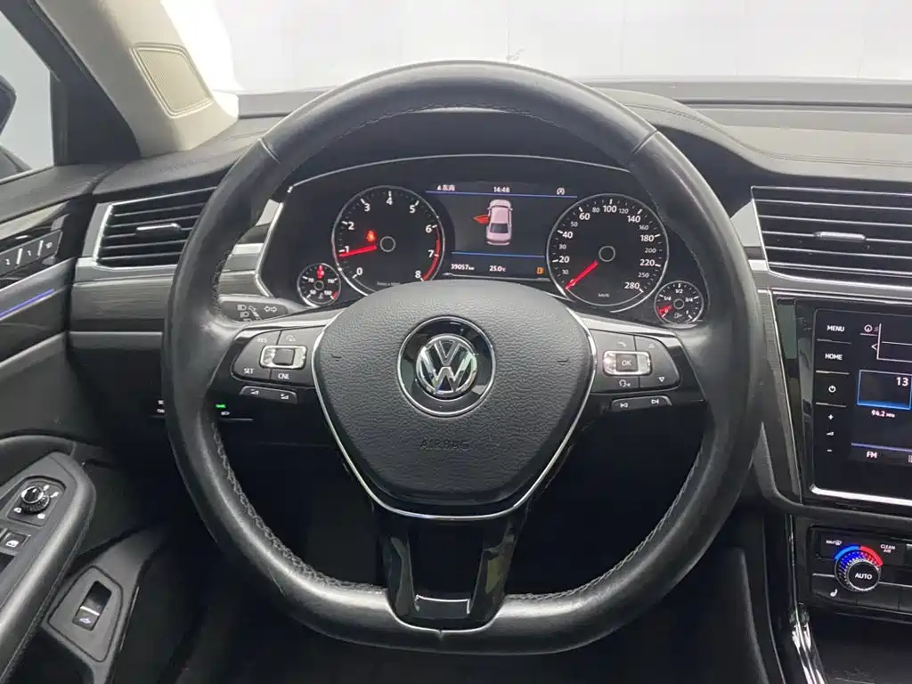 Volkswagen Phideon 2021 — фото 14