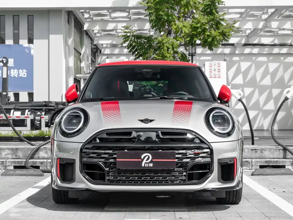 MINI JCW 2025 — фото 2