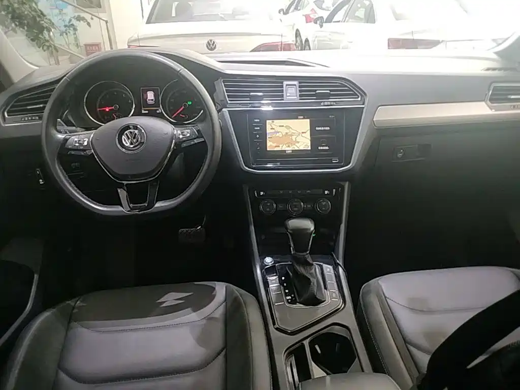 Volkswagen Tiguan L 2019 — фото 10