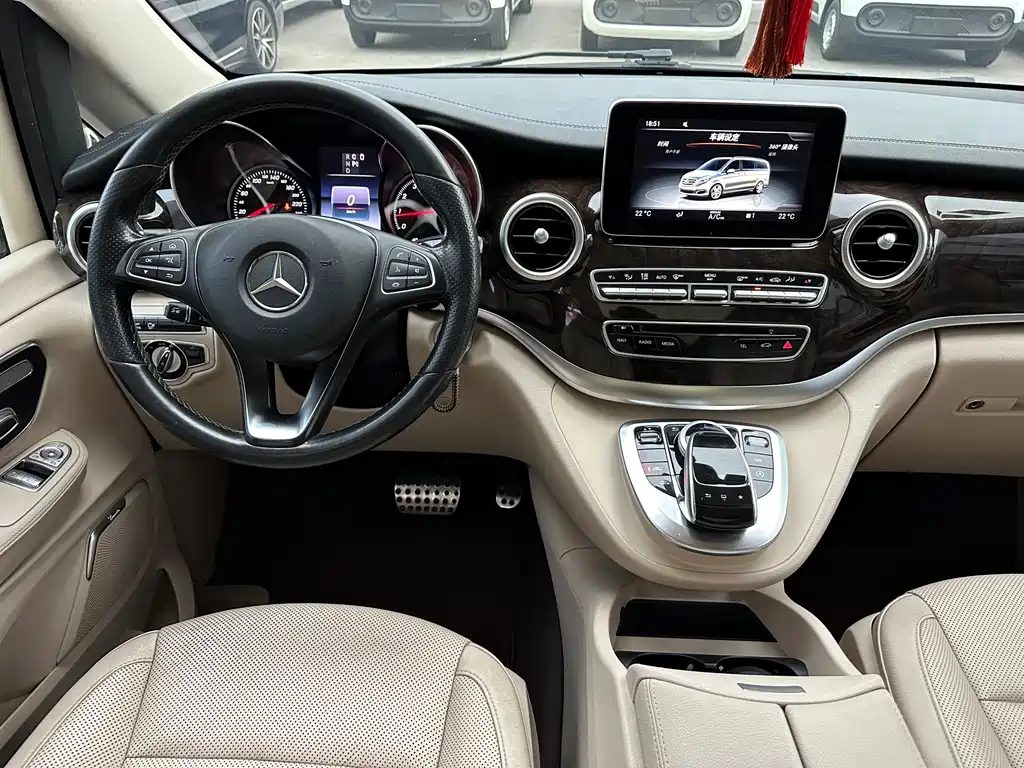 Mercedes-Benz V-Class 2016 — фото 8