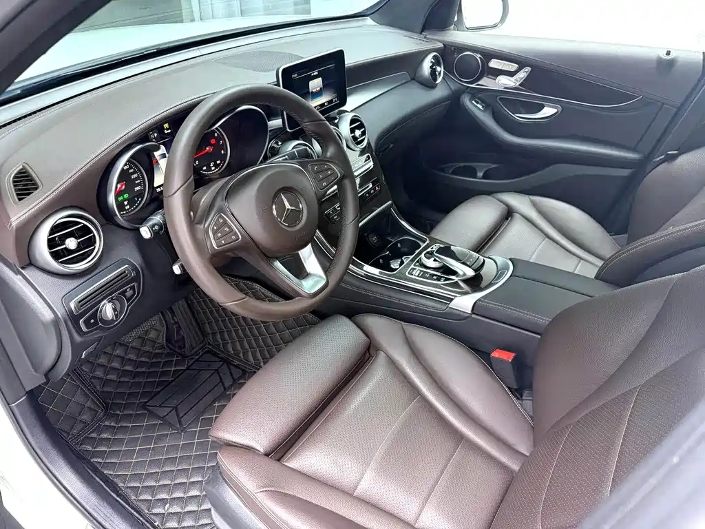 Mercedes-Benz GLC 2018 — фото 10
