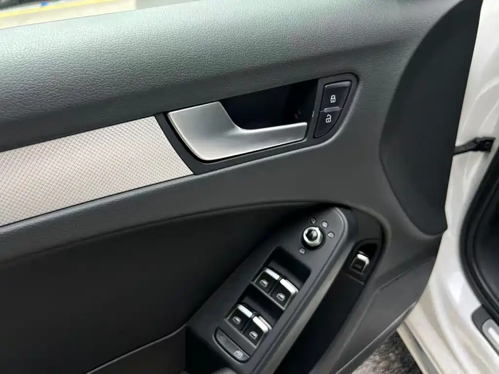 Audi A4L 2015