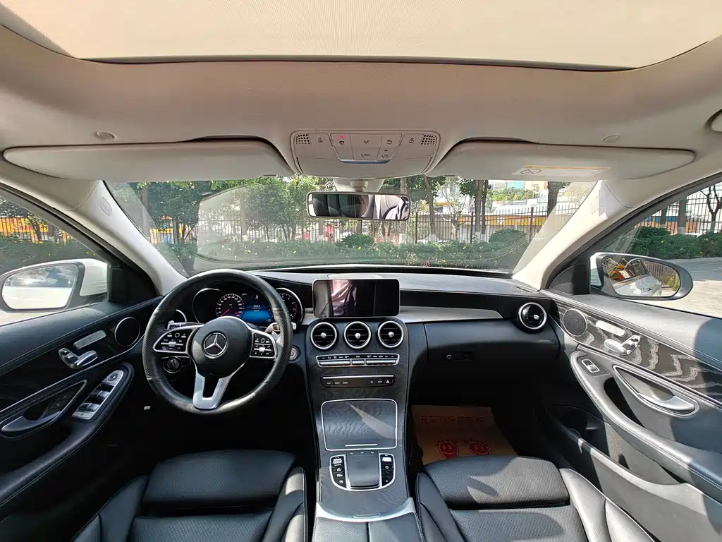 Mercedes-Benz C-Class 2019 — фото 9