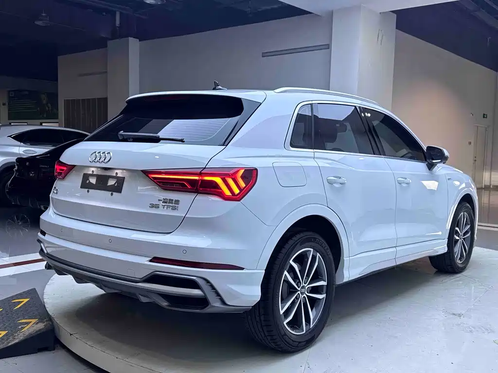 Audi Q3 2023 — фото 6