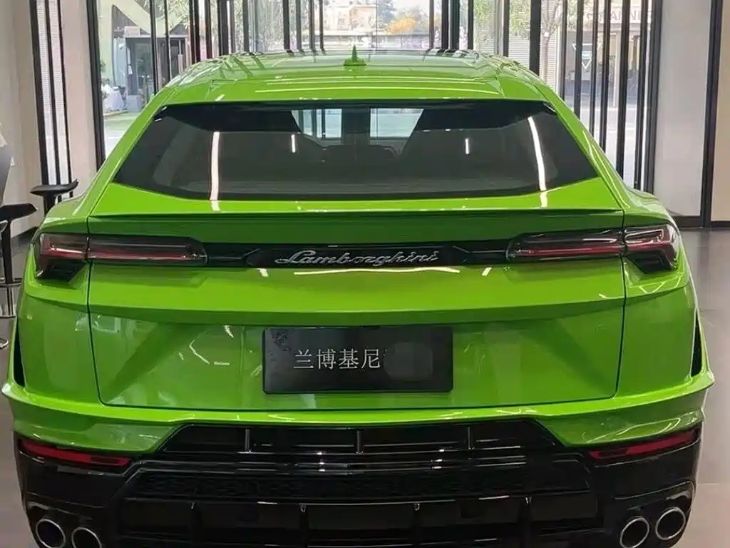 Lamborghini Urus 2024 — фото 9