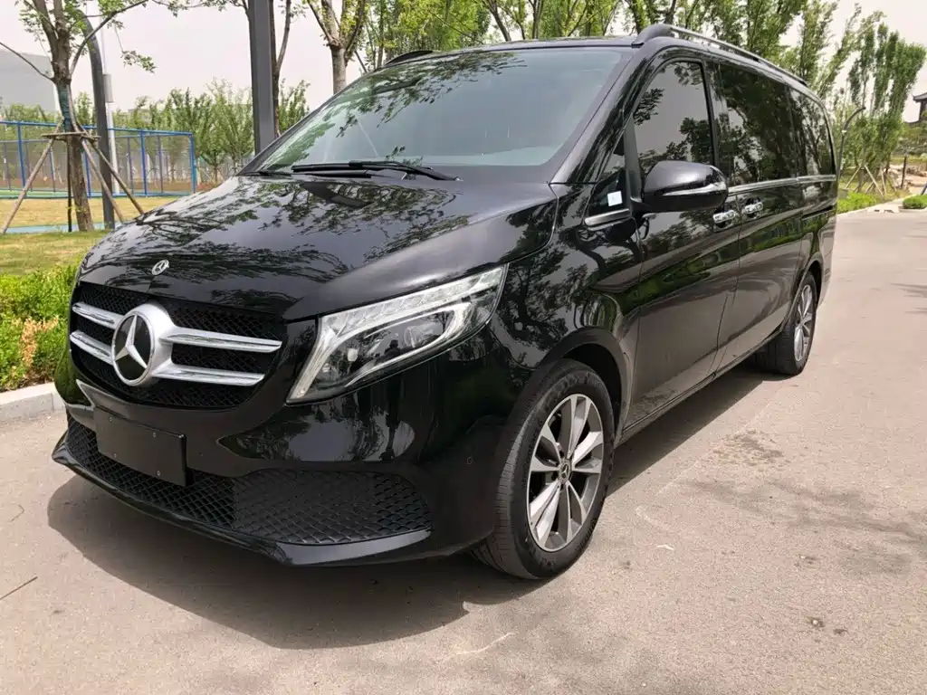 Mercedes-Benz V-Class 2021 — фото 1