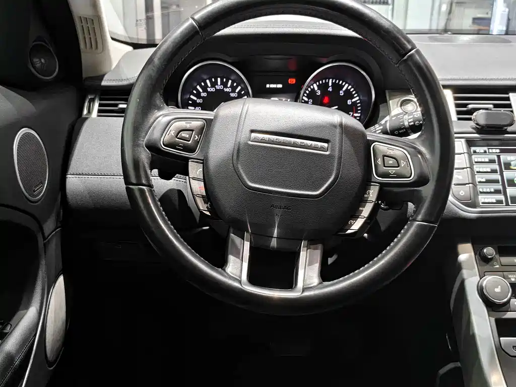Land Rover Evoque 2015 — фото 23