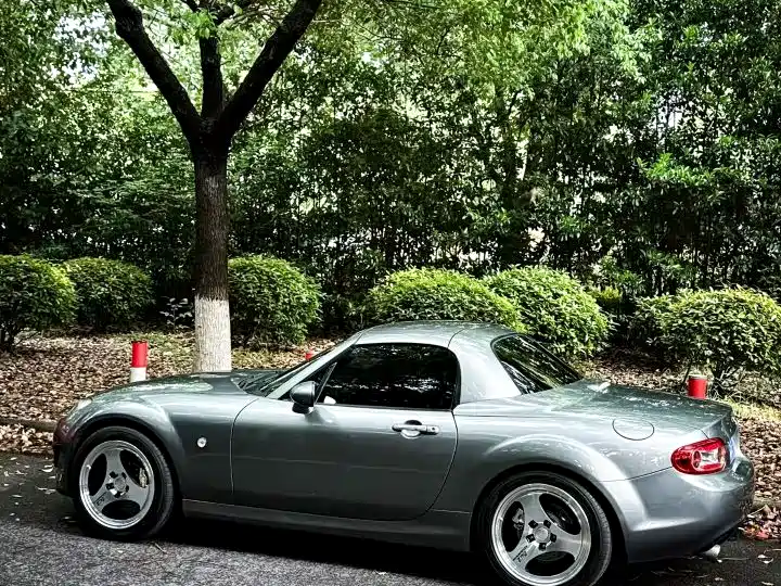 Mazda MX-5 2010 — фото 4