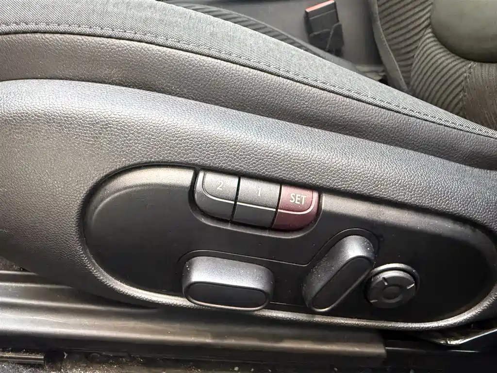 MINI Clubman 2017 — фото 18