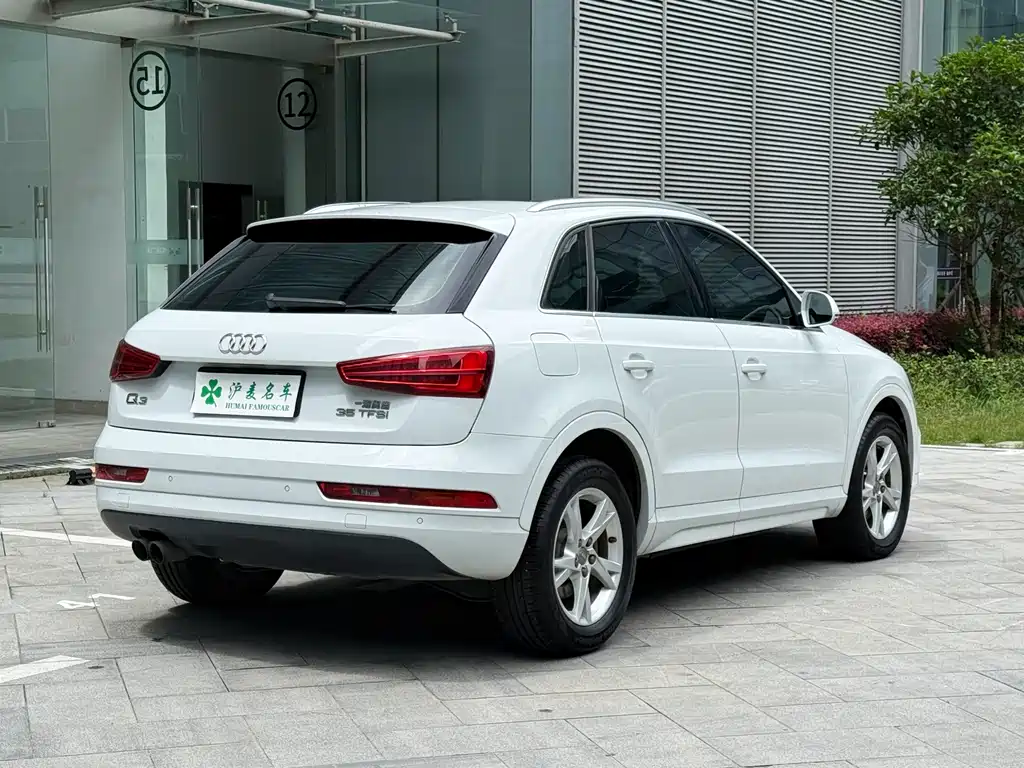 Audi Q3 2017 — фото 16