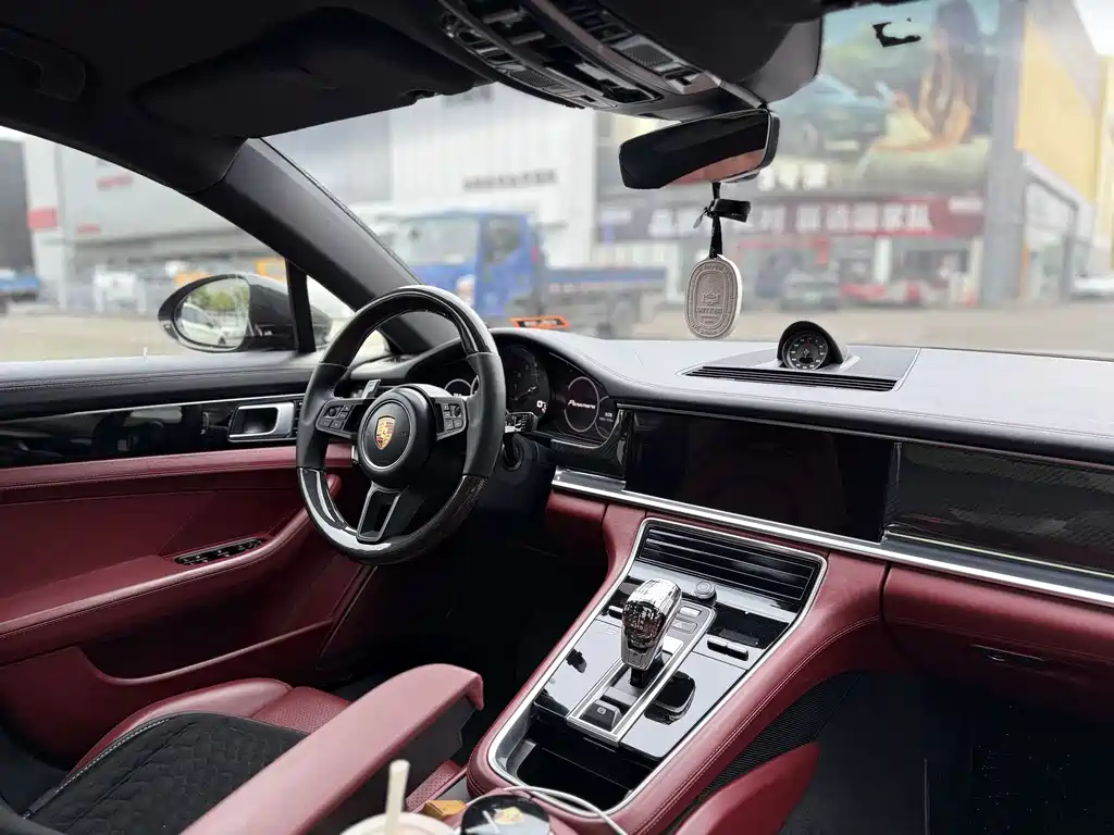 Porsche Panamera 2018 — фото 6