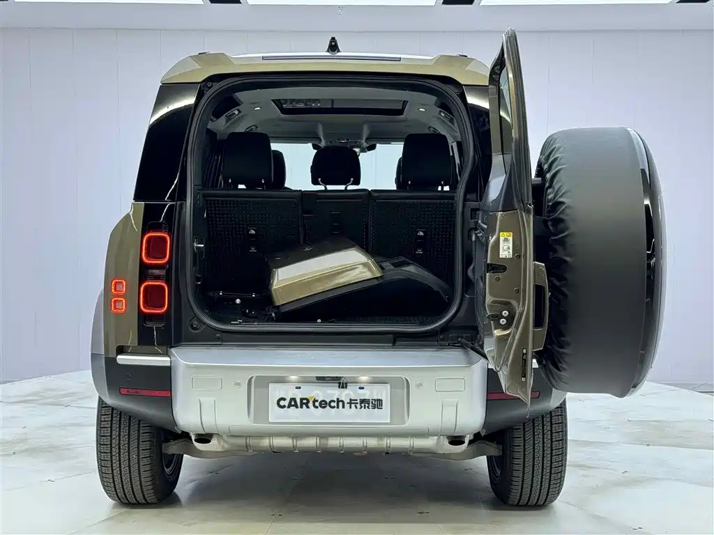Land Rover Defender 2020 — фото 13