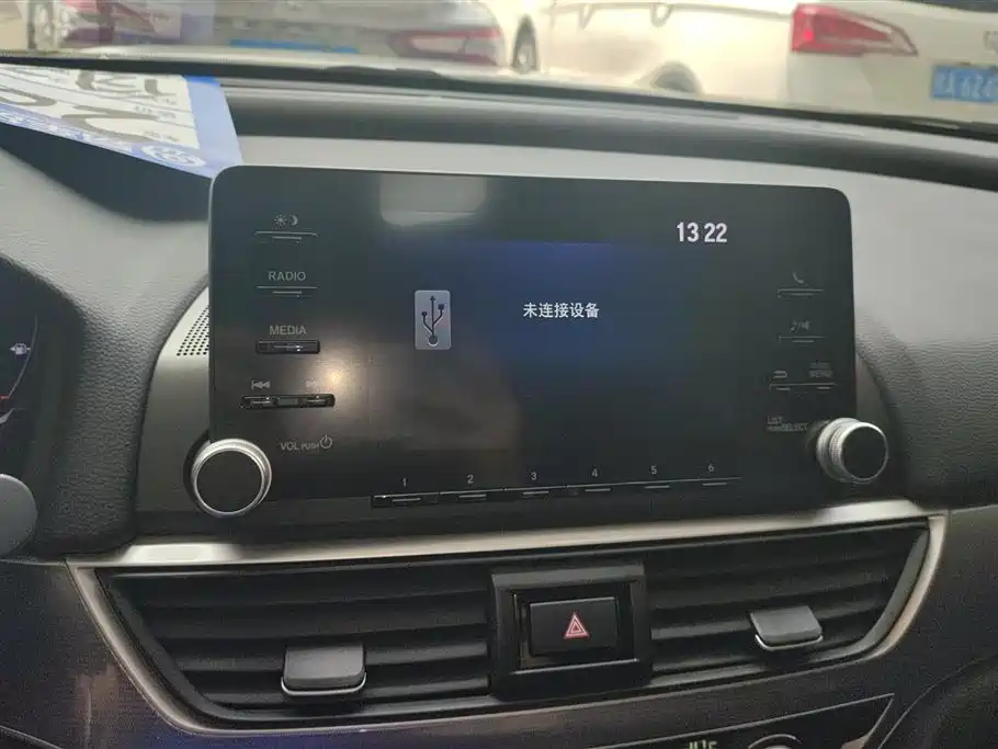 Honda Accord 2020 — фото 13