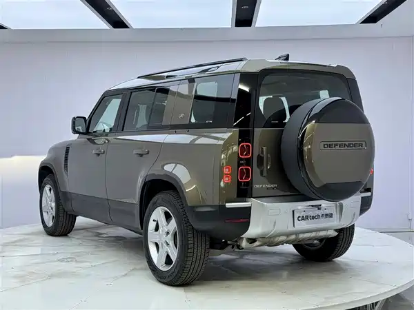 Land Rover Defender 2020