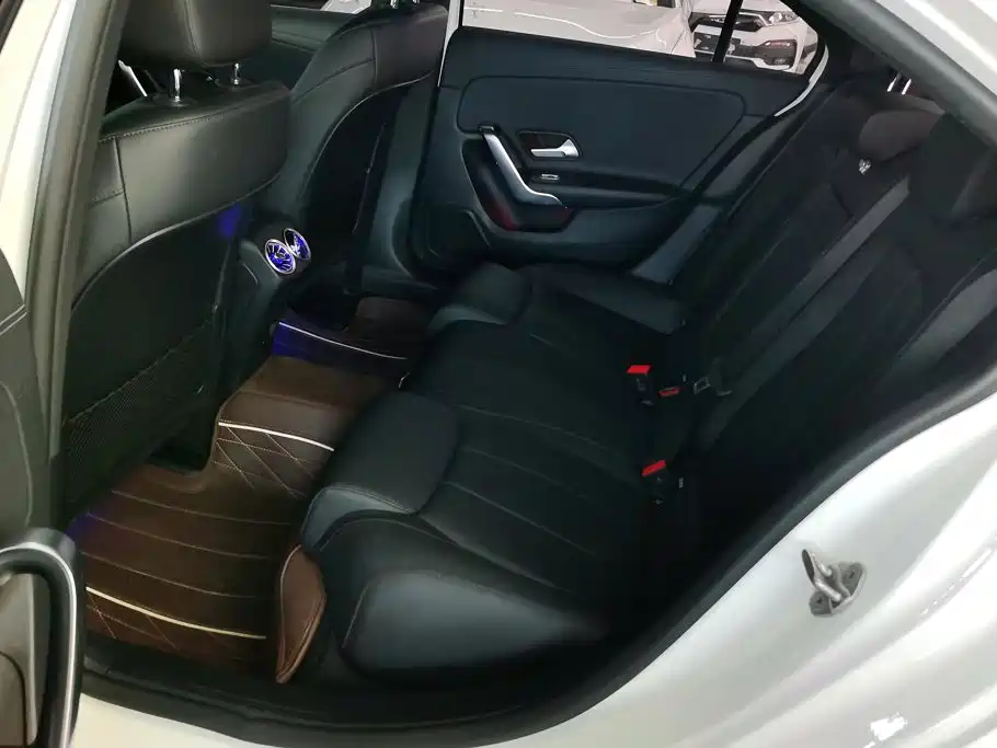Mercedes-Benz A-Class 2022 — фото 11