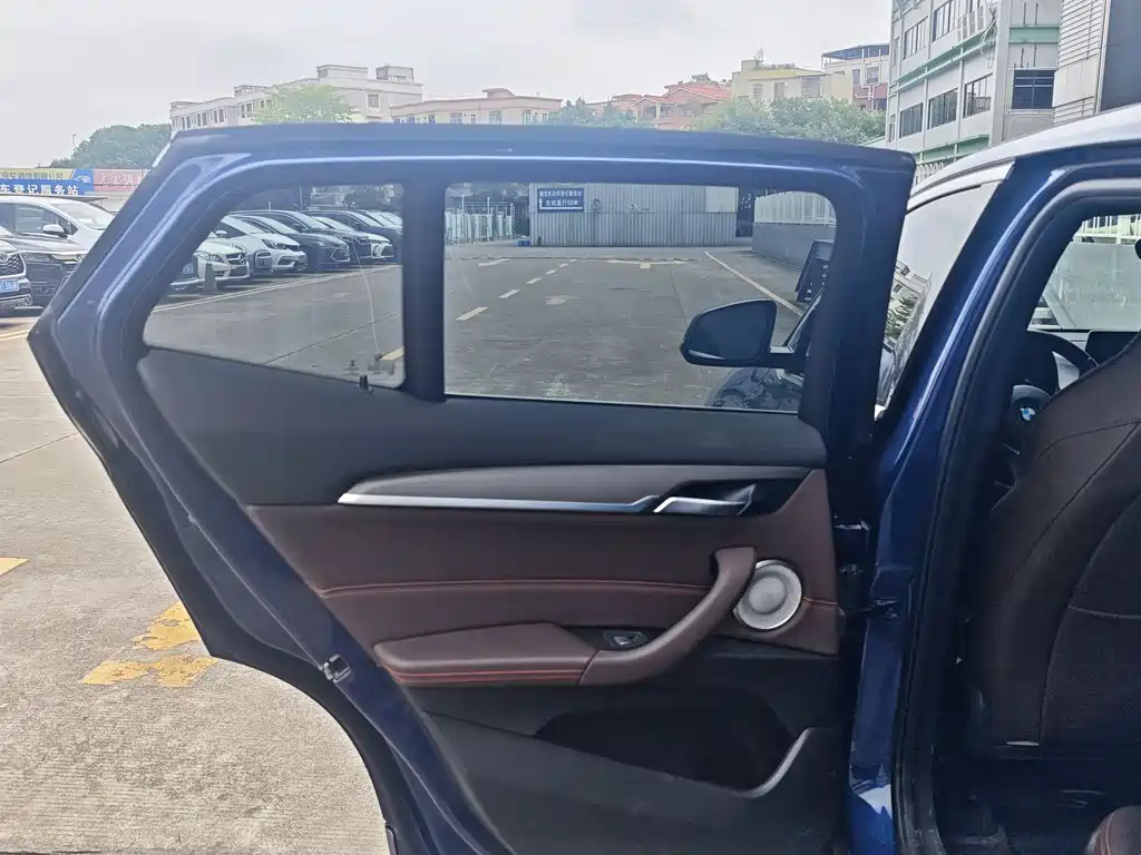 BMW X2 2022 — фото 10