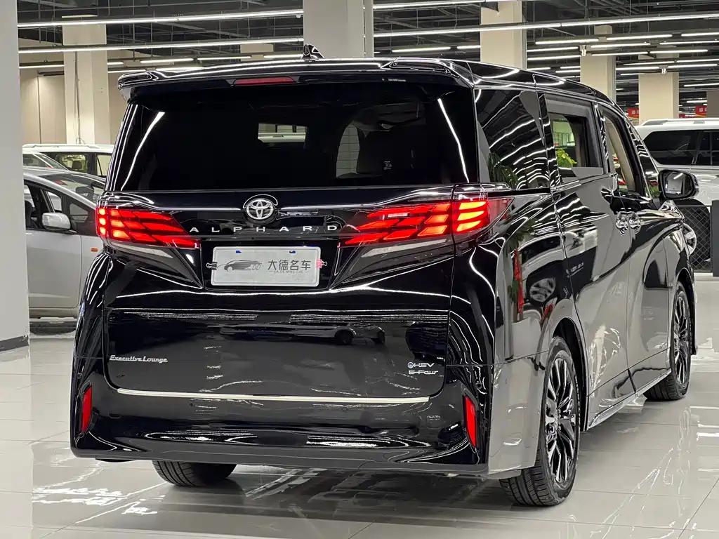 Toyota Alphard 2025 — фото 4