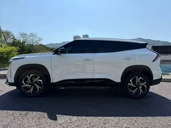 Geely Boyue 2025