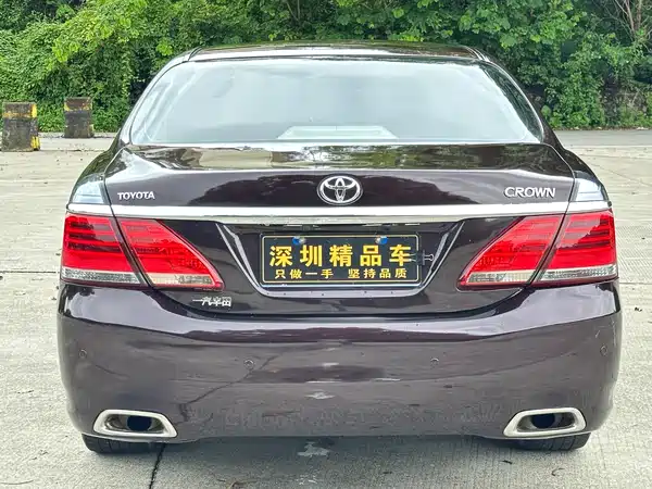 Toyota Crown 2014