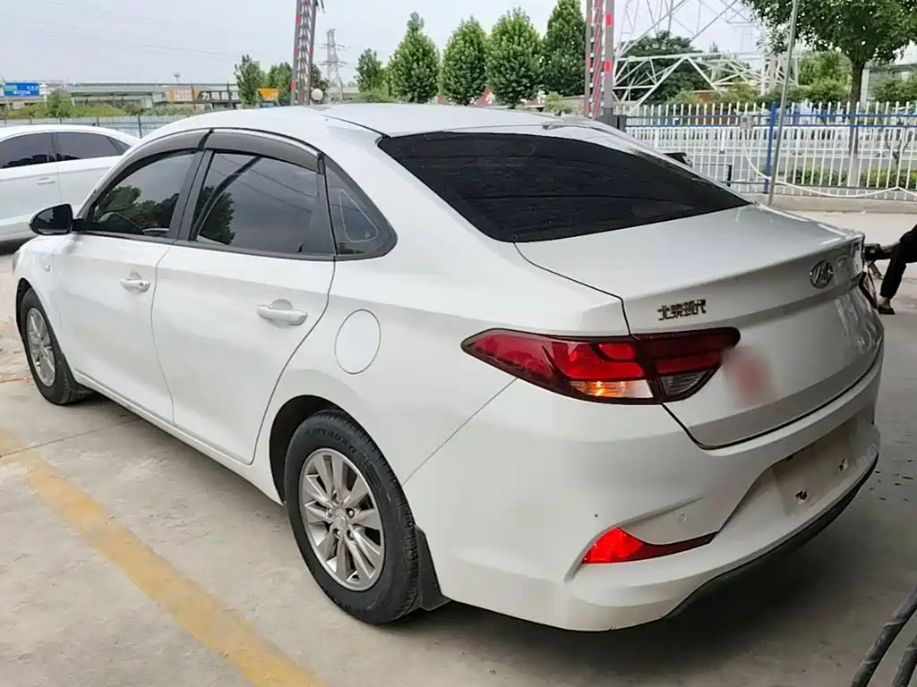 Hyundai Elantra 2017 — фото 5