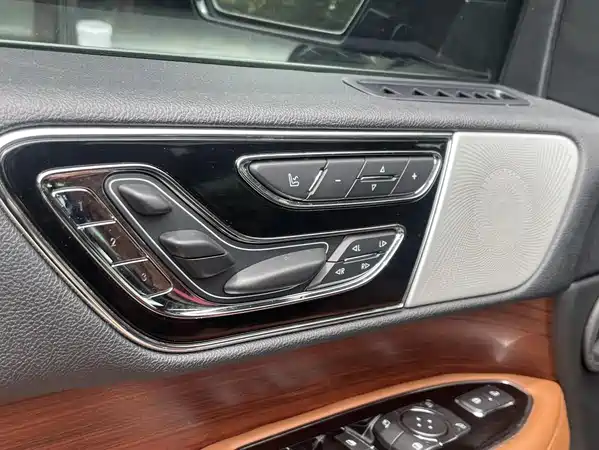 Lincoln Navigator 2021