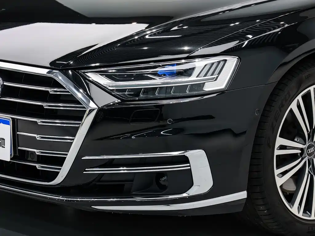 Audi A8 2022 — фото 8