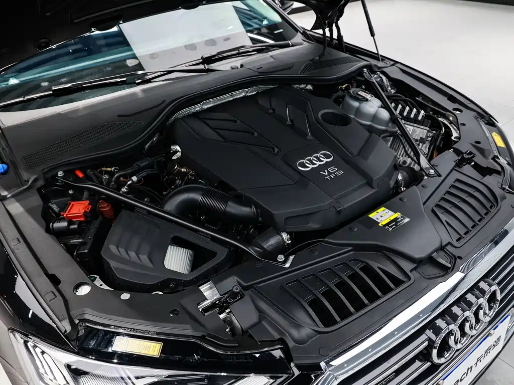 Audi A8 2022 — фото 28