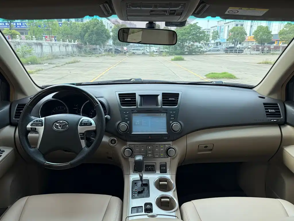 Toyota Highlander 2013 — фото 13