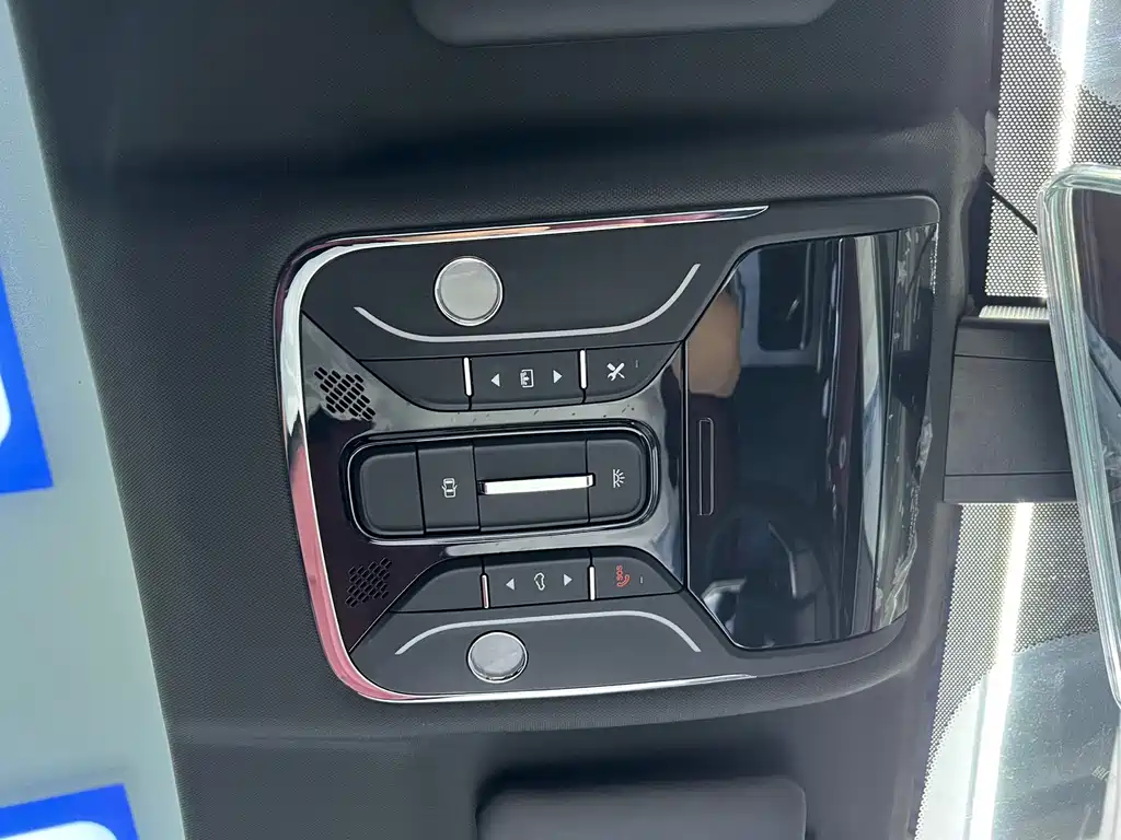 Jetour X70 PLUS 2023 — фото 10
