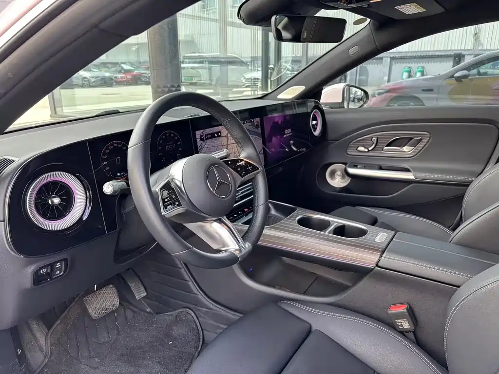 Mercedes-Benz CLA EV 2025 — фото 9