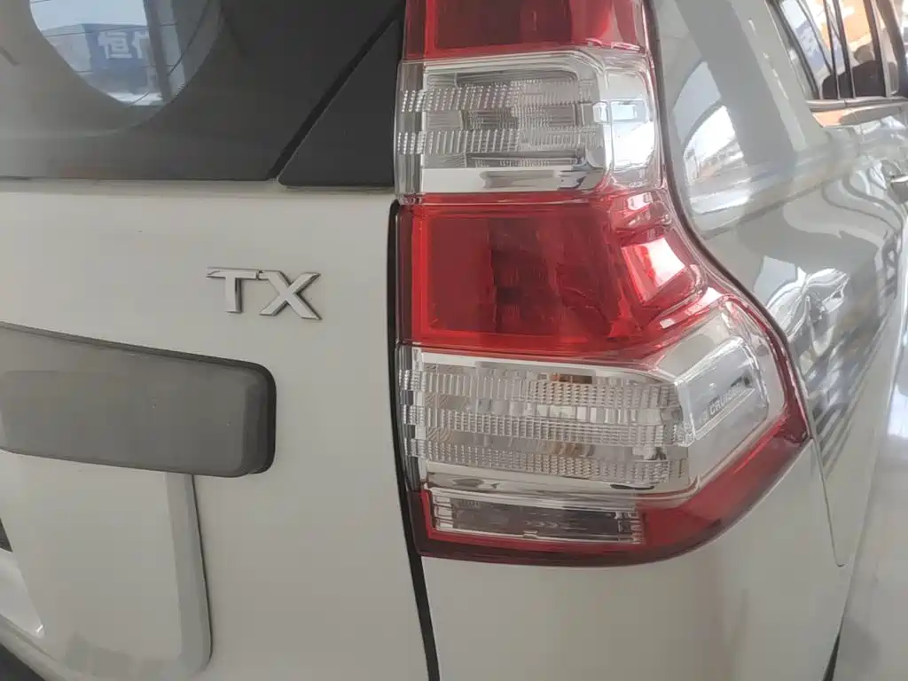 Toyota Prado 2016 — фото 8