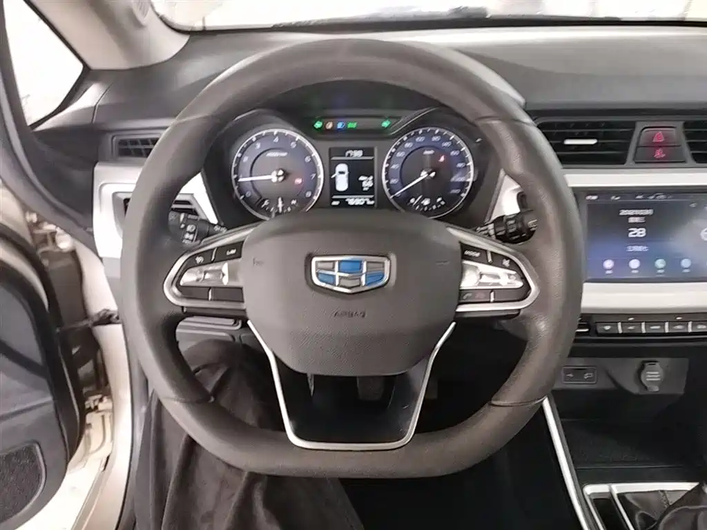Geely Vision X3 2020 — фото 11