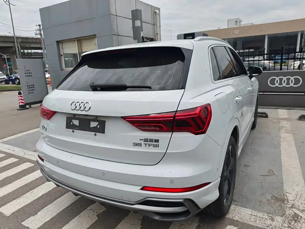 Audi Q3 2021 — фото 10