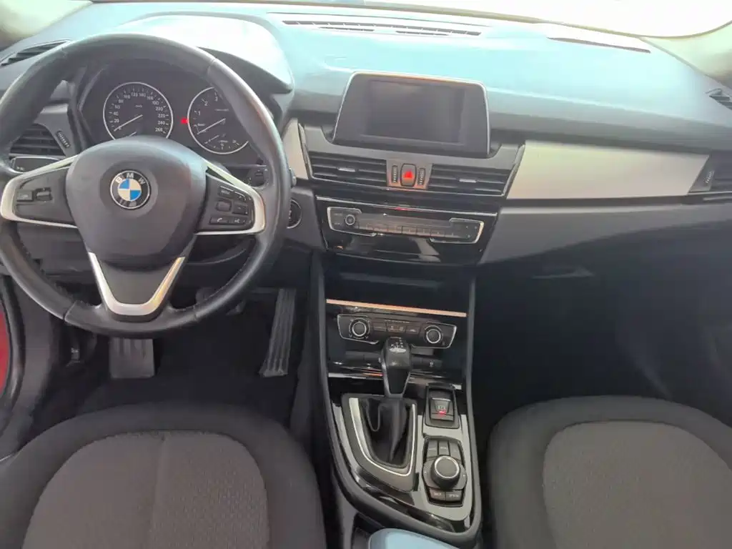 BMW 2 Series Station Wagon 2017 — фото 10