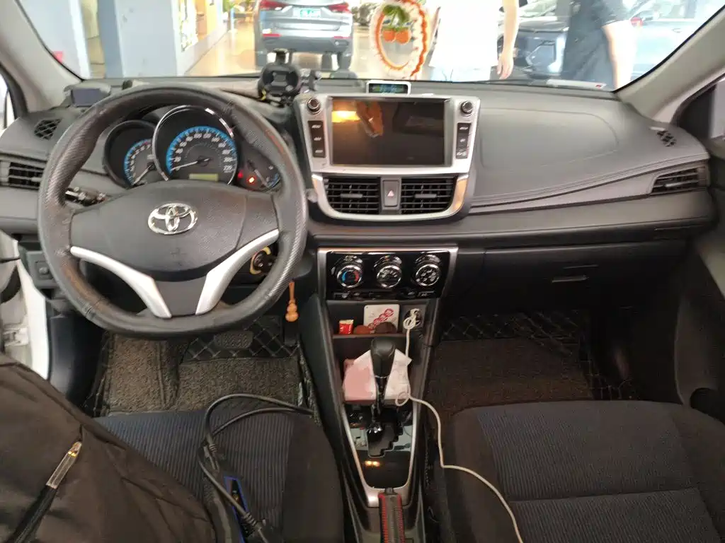 Toyota Yaris L 2018 — фото 6